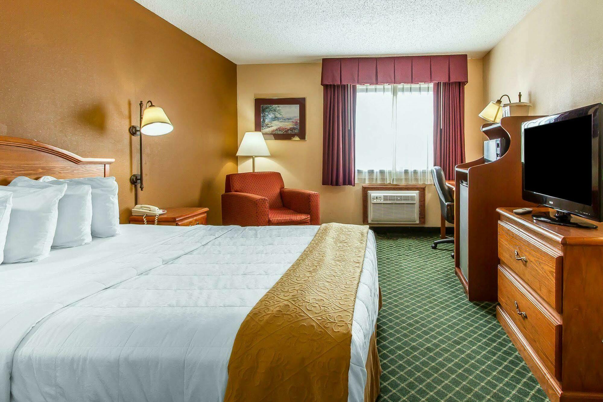 Quality Inn Burlington Near Hwy 34 Eksteriør billede